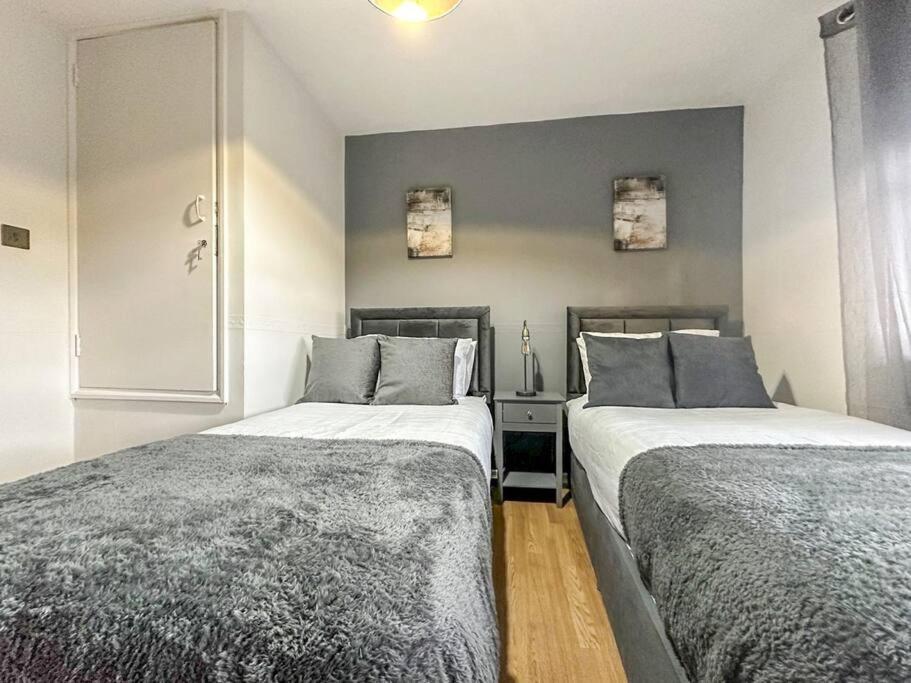 Вилла Newly Refurbished 3 Bed House Near London O2 Arena Экстерьер фото